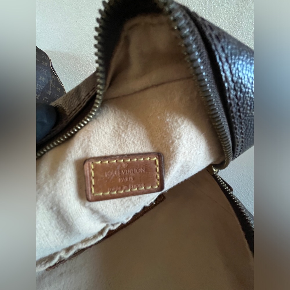 Louis Vuitton small bag - Picture 9 of 15